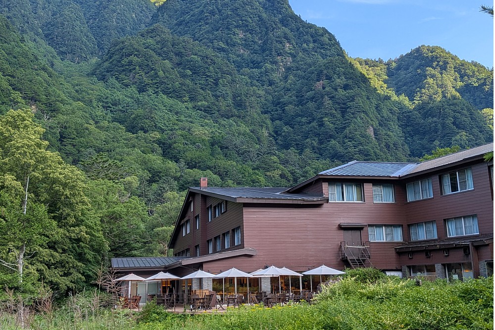 上高地リゾートホテルでの食堂カフェスタッフ
